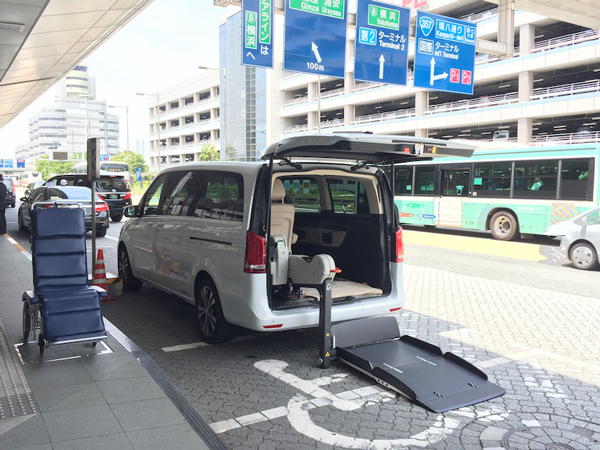Users can get in and out with a powered lift