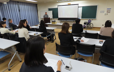 渕山氏による講義の様子